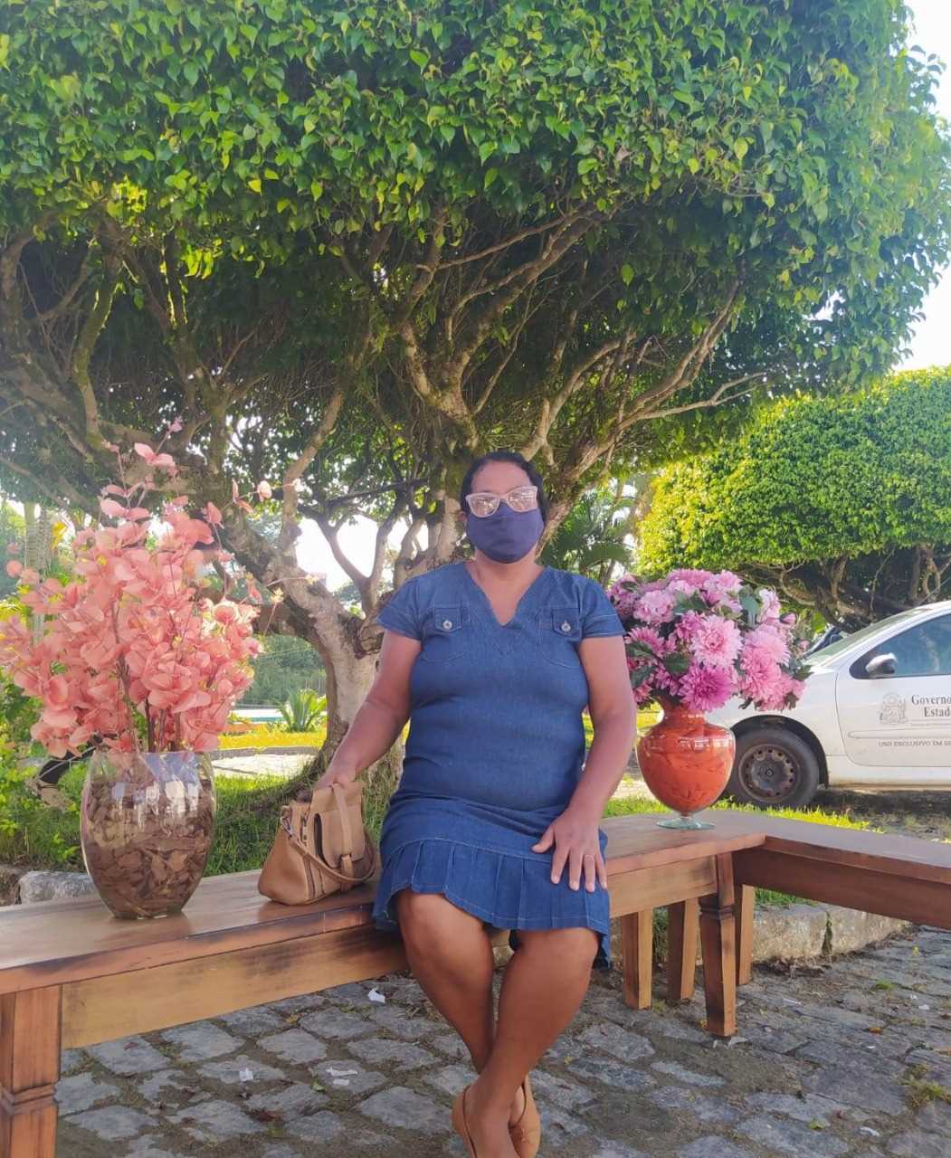 Prefeito homenageia as mulheres servidoras